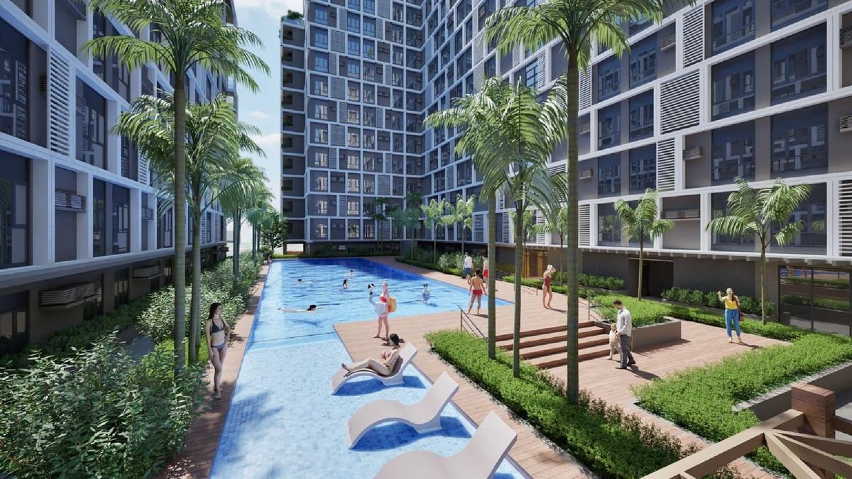 Lap pool